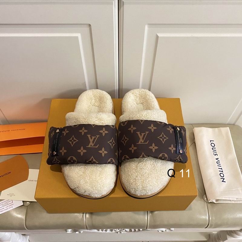 LV Women's Slippers 154